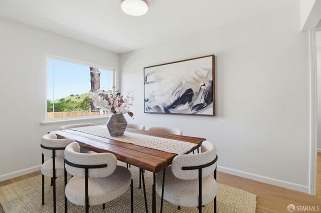 704 Alta Vista Drive, Pacifica, CA 94044