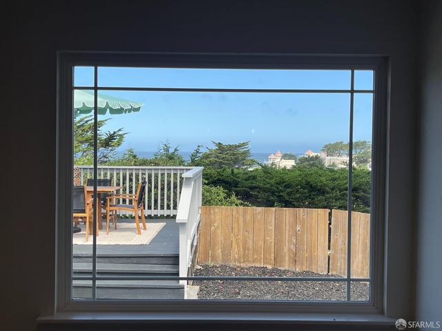 704 Alta Vista Drive, Pacifica, CA 94044