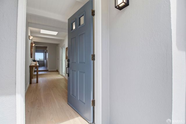 704 Alta Vista Drive, Pacifica, CA 94044