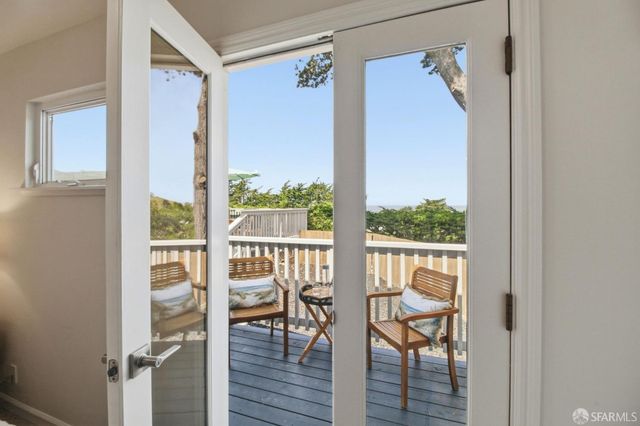 704 Alta Vista Drive, Pacifica, CA 94044