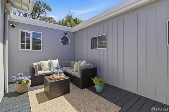 704 Alta Vista Drive, Pacifica, CA 94044