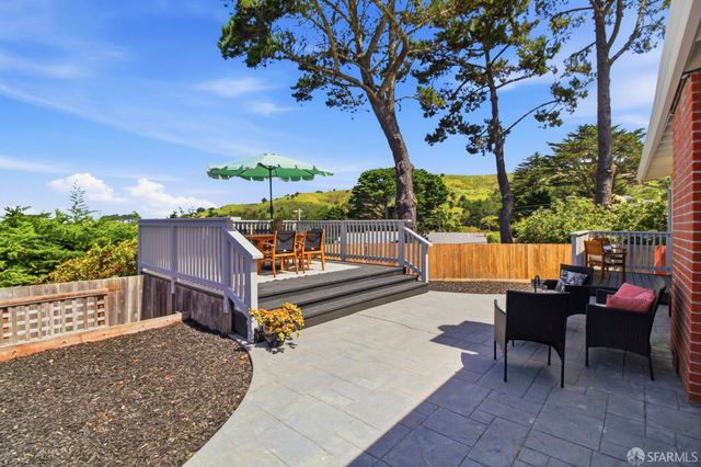 704 Alta Vista Drive, Pacifica, CA 94044