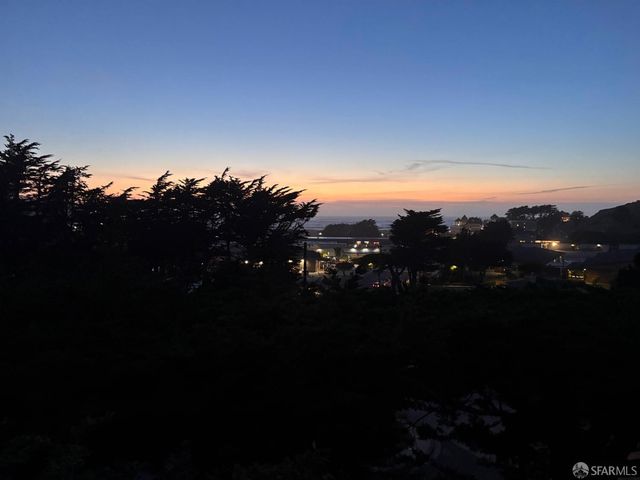 704 Alta Vista Drive, Pacifica, CA 94044