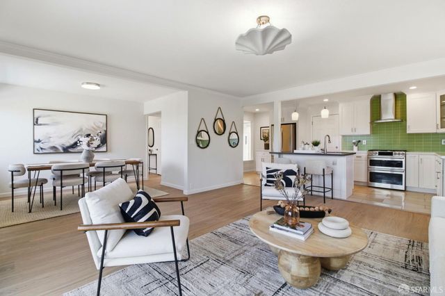 704 Alta Vista Drive, Pacifica, CA 94044