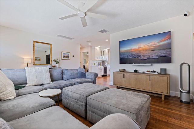 6149 9TH AVENUE S, Gulfport, FL 33707