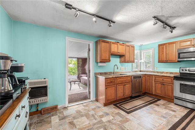 265 Asylum Road, Warwick, RI 02886
