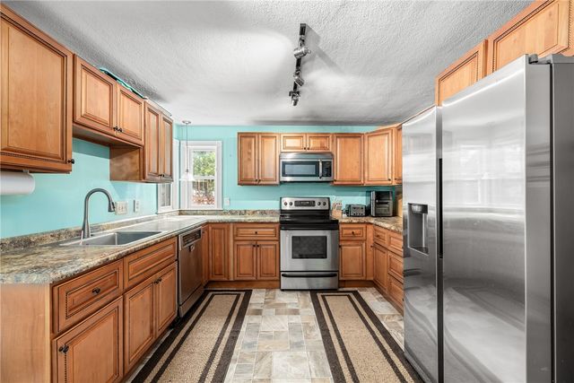 265 Asylum Road, Warwick, RI 02886