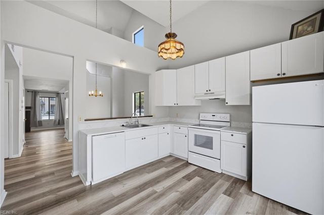 1122 N Green DR, Newport News, VA 23602