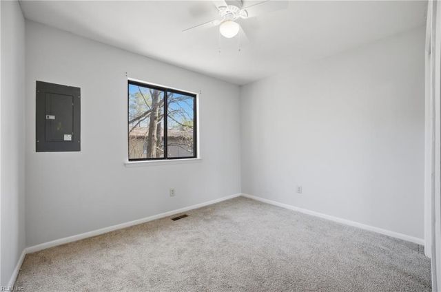 1122 N Green DR, Newport News, VA 23602