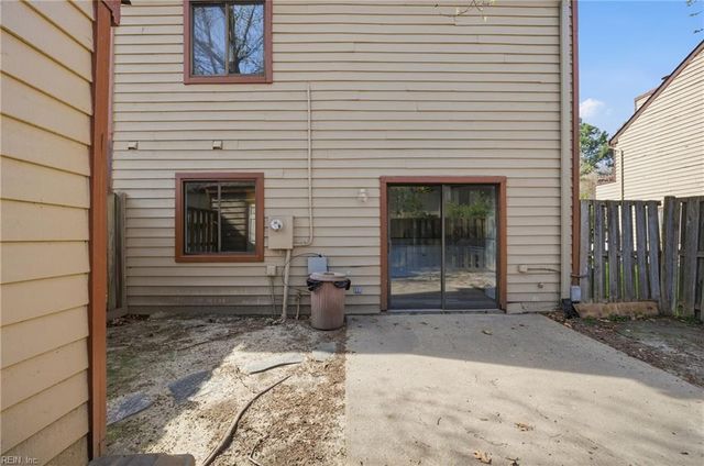 1122 N Green DR, Newport News, VA 23602