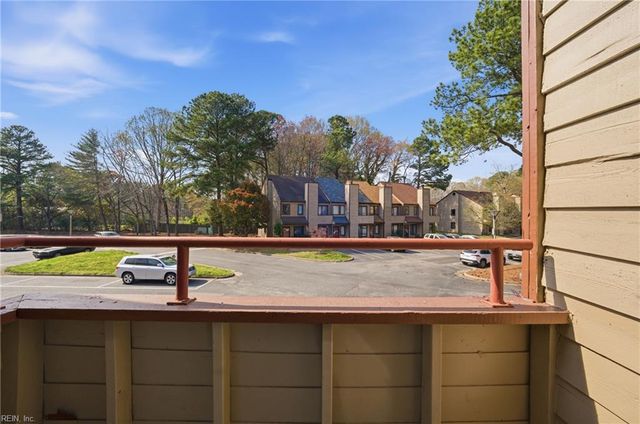 1122 N Green DR, Newport News, VA 23602