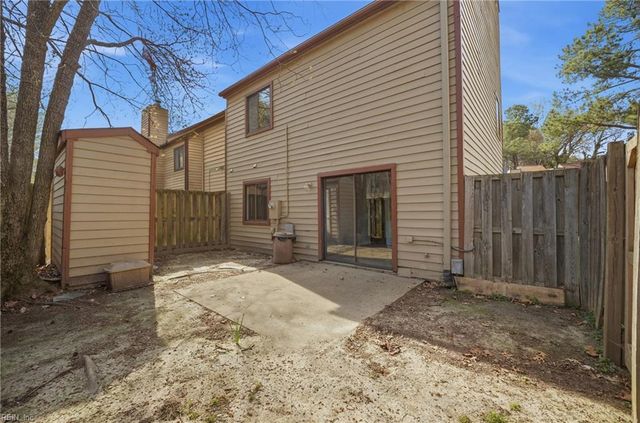 1122 N Green DR, Newport News, VA 23602