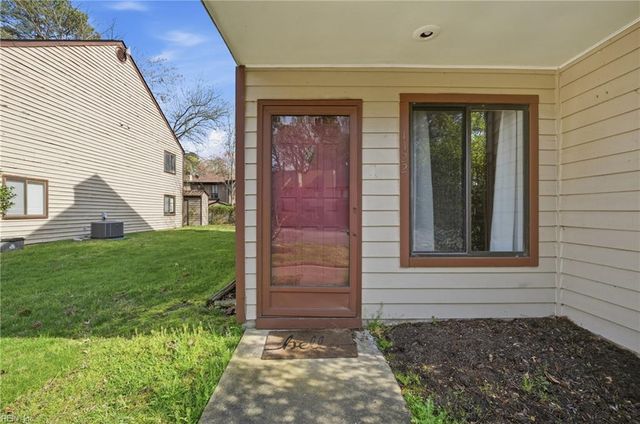 1122 N Green DR, Newport News, VA 23602