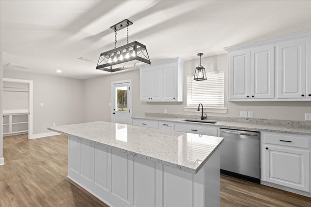 1725 DEANNA, Diana, TX 75640
