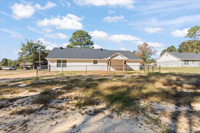 1725 DEANNA, Diana, TX 75640