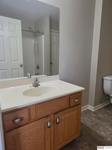 8826 Quest Street, Omaha, NE 68122