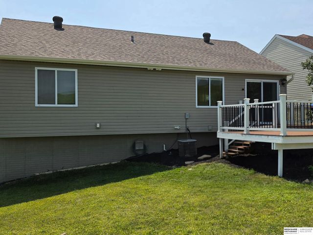 8826 Quest Street, Omaha, NE 68122