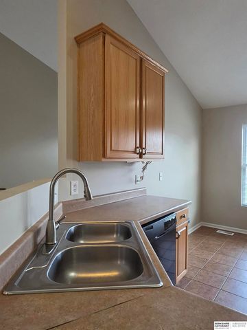 8826 Quest Street, Omaha, NE 68122
