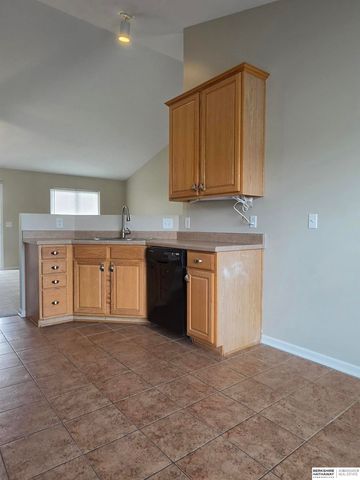 8826 Quest Street, Omaha, NE 68122