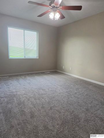 8826 Quest Street, Omaha, NE 68122