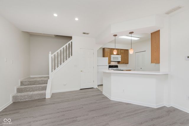 8422 Enclave Boulevard, Fishers, IN 46038