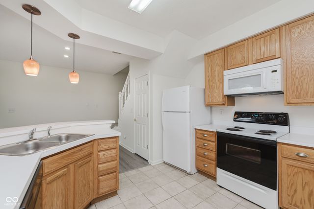 8422 Enclave Boulevard, Fishers, IN 46038