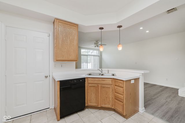 8422 Enclave Boulevard, Fishers, IN 46038