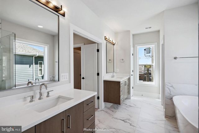 6033 19TH RD N, Arlington, VA 22205