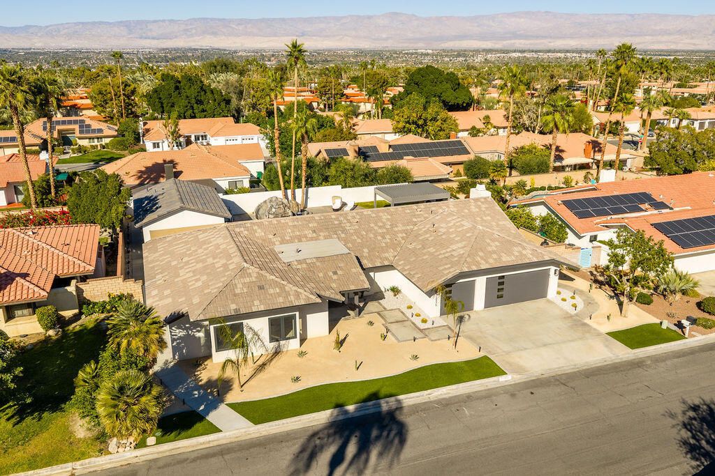 Image 76 of property listing at 72970 Deer Grass Drive, Palm Desert, CA 92260