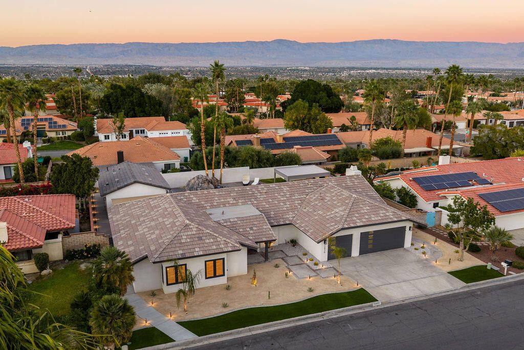 Image 95 of property listing at 72970 Deer Grass Drive, Palm Desert, CA 92260