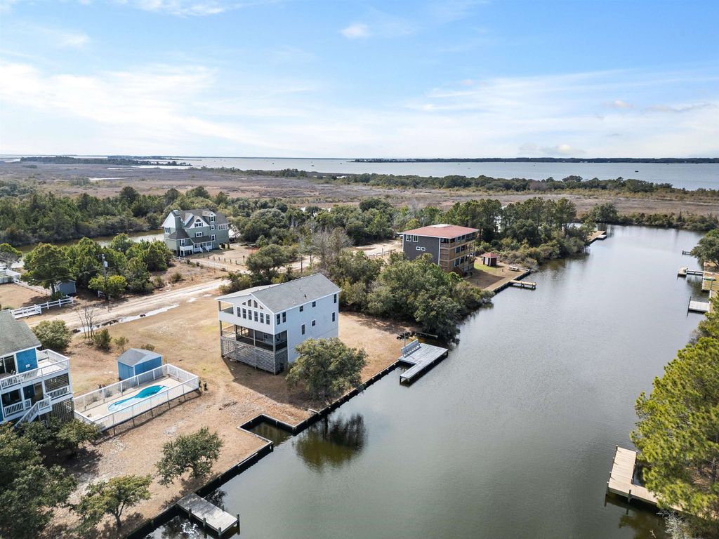 Image 4 of property listing at 527 Swan Road Lot 40, Corolla, NC 27927