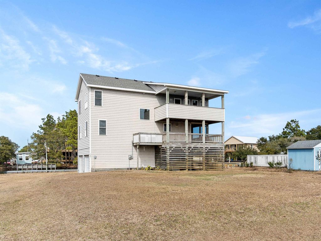 Image 6 of property listing at 527 Swan Road Lot 40, Corolla, NC 27927