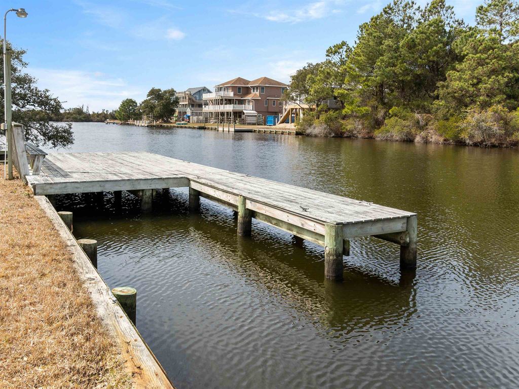 Image 8 of property listing at 527 Swan Road Lot 40, Corolla, NC 27927