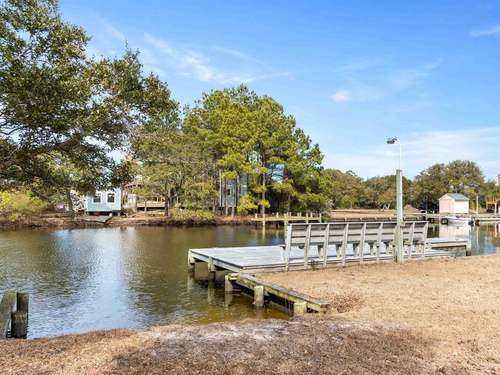 Image 9 of property listing at 527 Swan Road Lot 40, Corolla, NC 27927