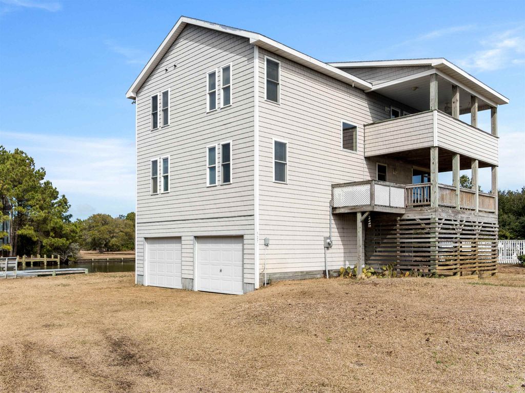 Image 10 of property listing at 527 Swan Road Lot 40, Corolla, NC 27927