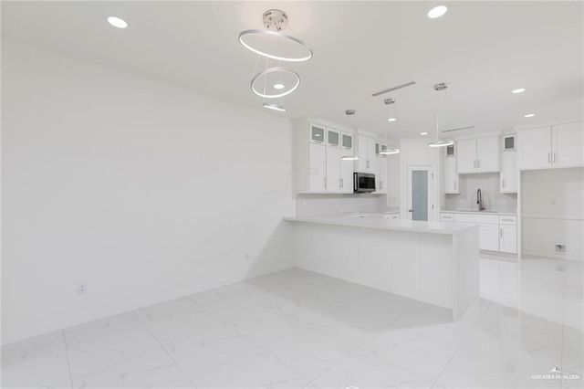 1910 Sunset Drive, Mission, TX 78572