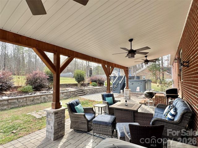 2720 Lakefront Drive, Belmont, NC 28012