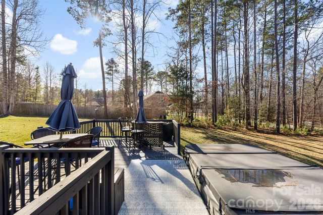 2720 Lakefront Drive, Belmont, NC 28012