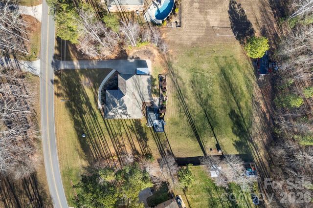 2720 Lakefront Drive, Belmont, NC 28012