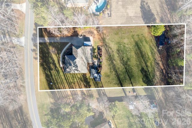 2720 Lakefront Drive, Belmont, NC 28012