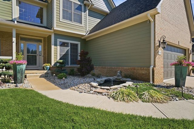 5585 Ketch Street, Lewis Center, OH 43035