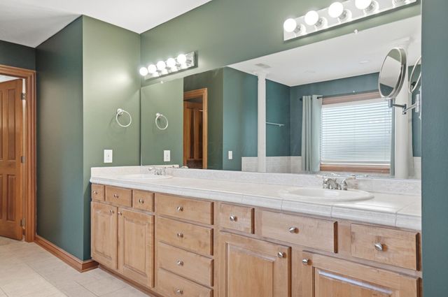 5585 Ketch Street, Lewis Center, OH 43035