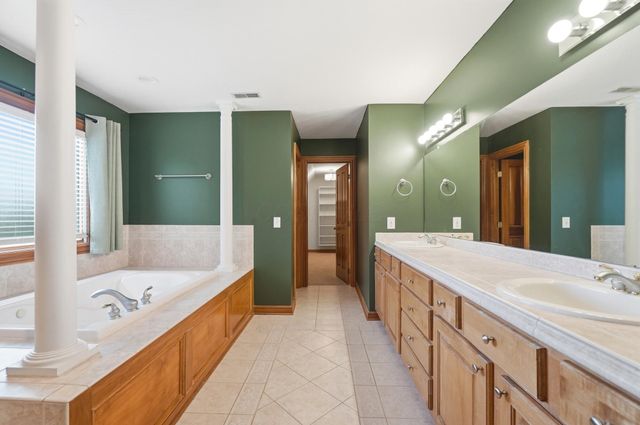 5585 Ketch Street, Lewis Center, OH 43035