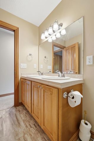 5585 Ketch Street, Lewis Center, OH 43035