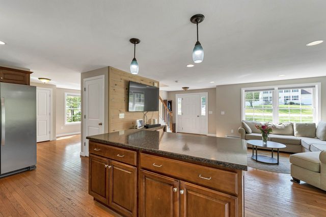 7 Cortland Drive, Epping, NH 03042