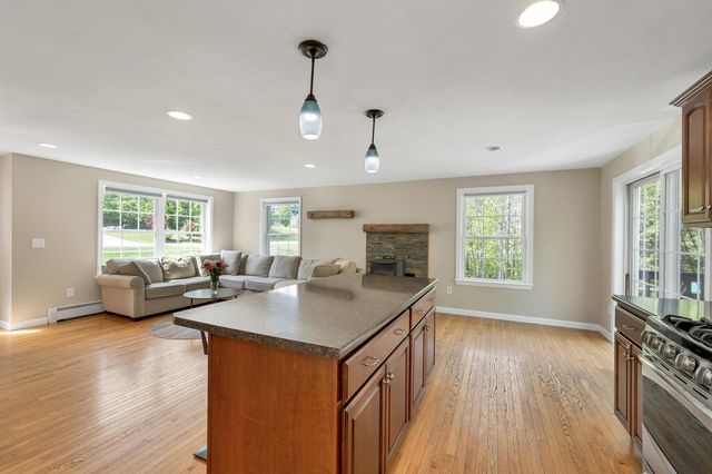 7 Cortland Drive, Epping, NH 03042