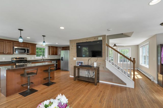 7 Cortland Drive, Epping, NH 03042