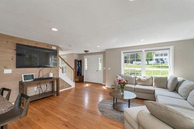 7 Cortland Drive, Epping, NH 03042