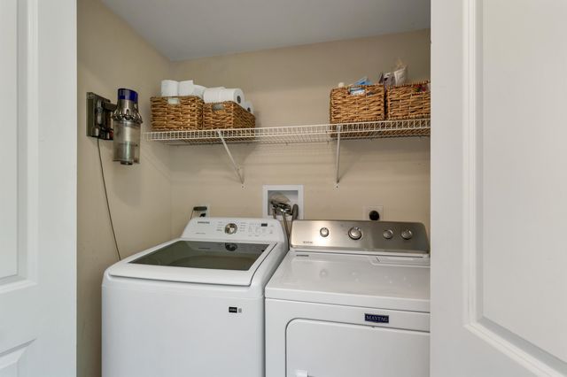 7 Cortland Drive, Epping, NH 03042
