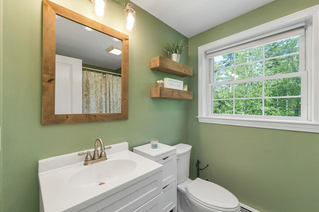 7 Cortland Drive, Epping, NH 03042